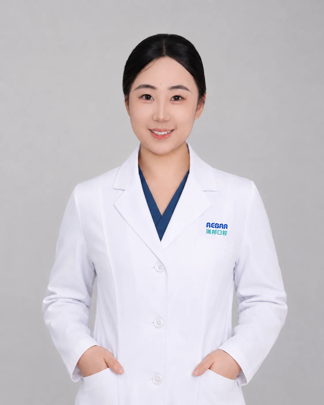 朱立娜助理执业医师形象照